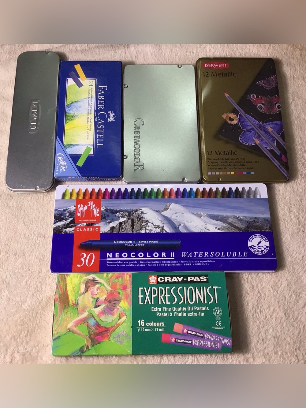 Mixed brand art supplies lot